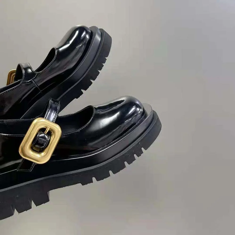 Bottega Veneta Lug Mary-Jane Flats for Women in Black Bottega Veneta Lug Mary-Jane Flats for Women in Black