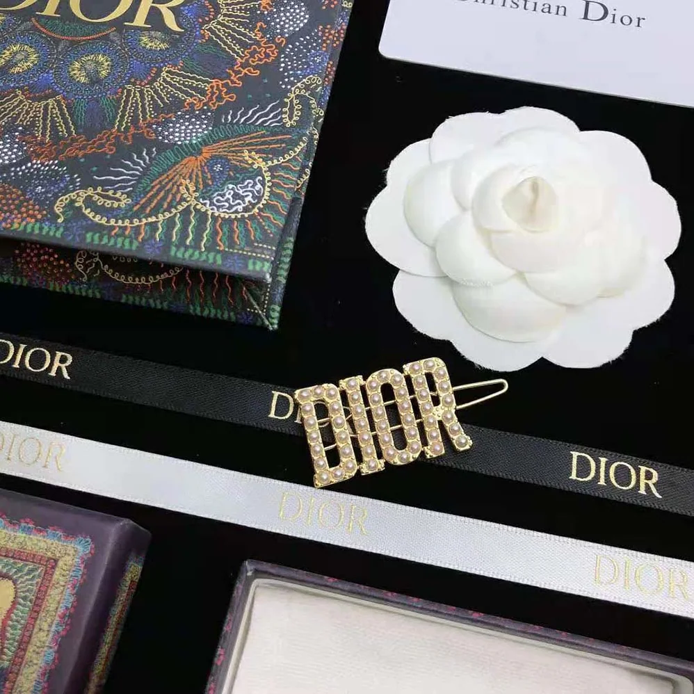 Dior Diorevolution Barrette Gold for Women in Finish Metal Dior Diorevolution Barrette Gold for Women in Finish Metal