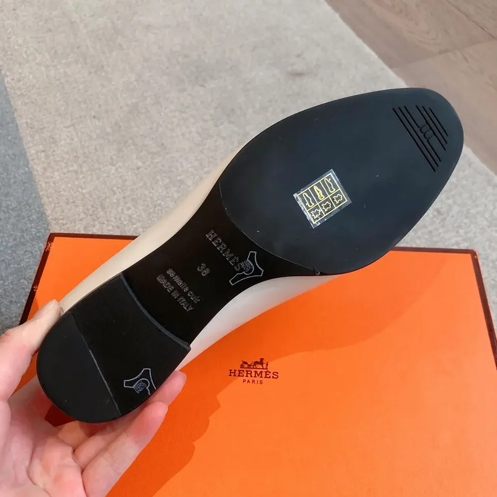 Hermes Royal loafer in Calfskin for Women in White Hermes Royal loafer in Calfskin for Women in White