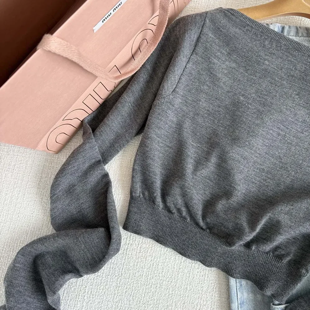 Miu Miu Wool Boat for Women in neck Sweater Miu Miu Wool Boat for Women in neck Sweater