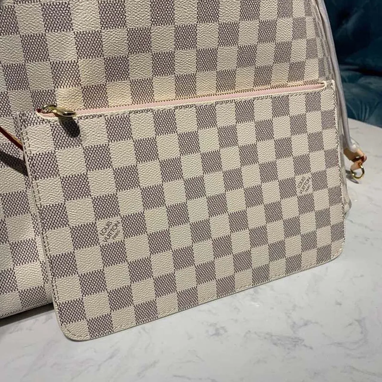 Louis Vuitton Neverfull GM Tote Bag / Rose Ballerine Pink Damier Azur Gold Hardware Louis Vuitton Neverfull GM Tote Bag / Rose Ballerine Pink Damier Azur Gold Hardware