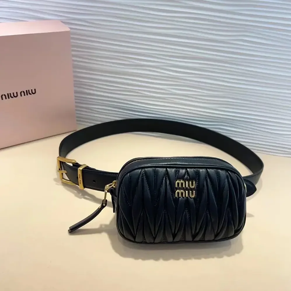 Miu Miu Belt with Matelassé Pouch for Women in Black Miu Miu Belt with Matelassé Pouch for Women in Black