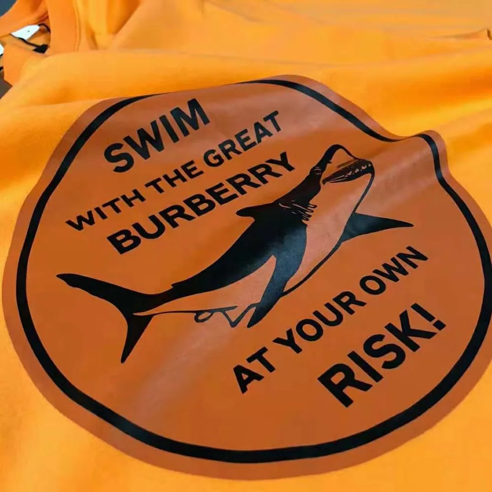 Burberry Shark Graphic Cotton Oversized T-shirt for Men in Orange Burberry Shark Graphic Cotton Oversized T-shirt for Men in Orange