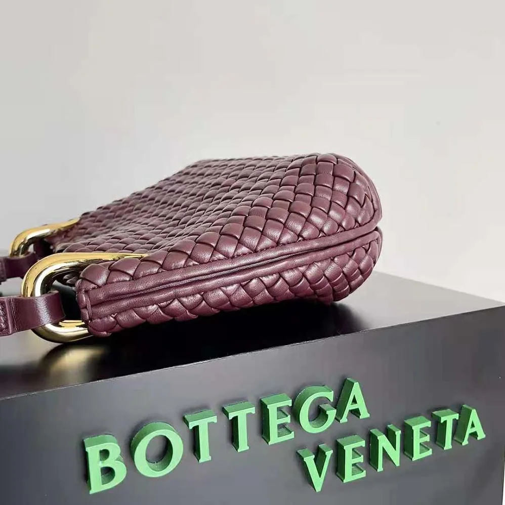 Bottega Veneta Small Clicker Shoulder Bag for Women in Maroon