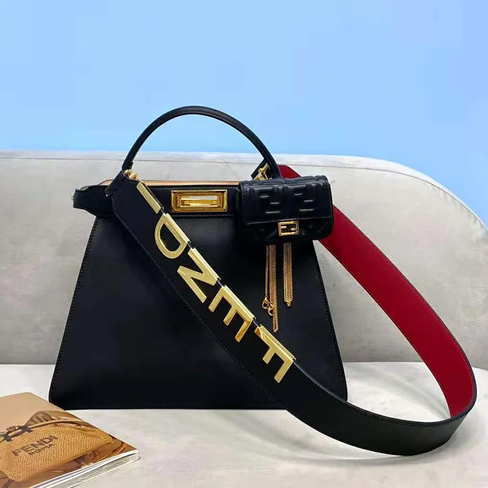 Fendi Peekaboo Iseeu Medium Leather Bag for Women in Black Fendi Peekaboo Iseeu Medium Leather Bag for Women in Black
