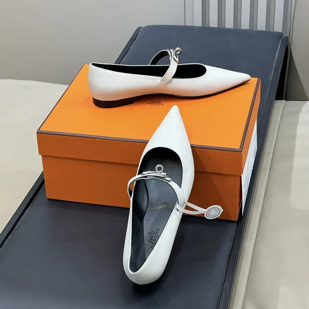 Hermes Kelly Ballet Flat in Calfskin for Women in White Hermes Kelly Ballet Flat in Calfskin for Women in White