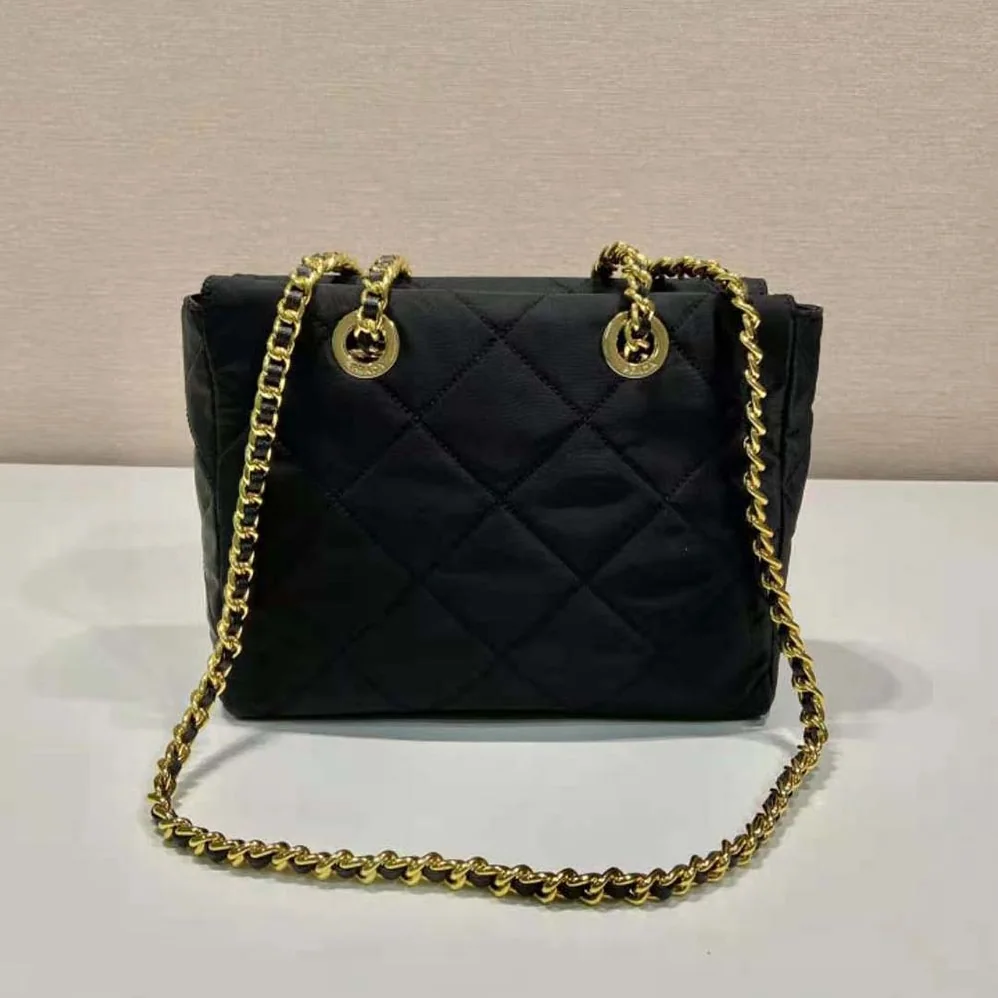 Prada Re-Edition 1995 Chaîne Re-Nylon Tote Bag for Women in Black Prada Re-Edition 1995 Chaîne Re-Nylon Tote Bag for Women in Black