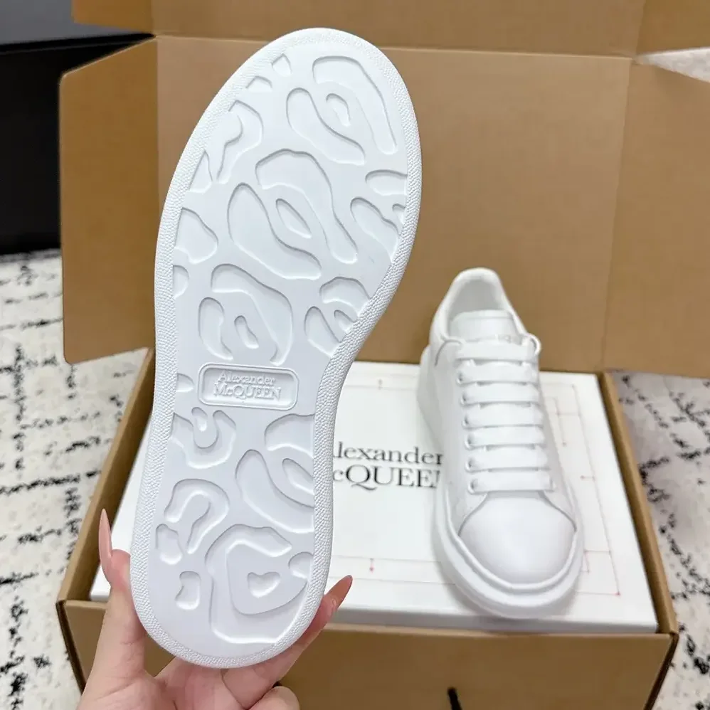 Alexander Mcqueen Oversized Sneaker Shoes White for Unisex Alexander Mcqueen Oversized Sneaker Shoes White for Unisex