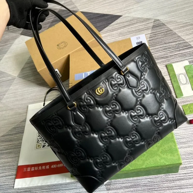 Gucci GG Matelasse Medium Tote Bag / Black Gold Hardware ? UM8IG 1000