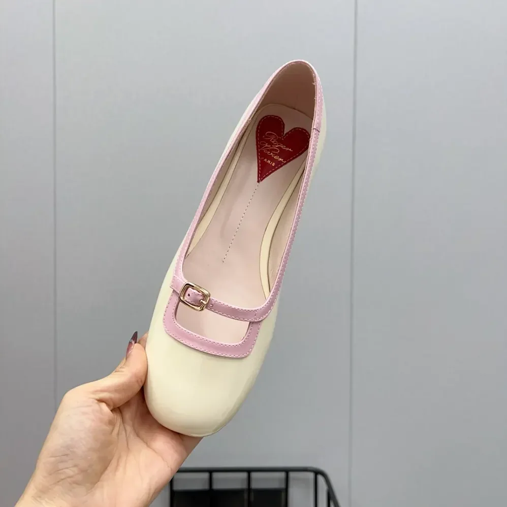 Roger Vivier Viv' Podium Ballerinas in Patent Leather for Women in White Roger Vivier Viv' Podium Ballerinas in Patent Leather for Women in White