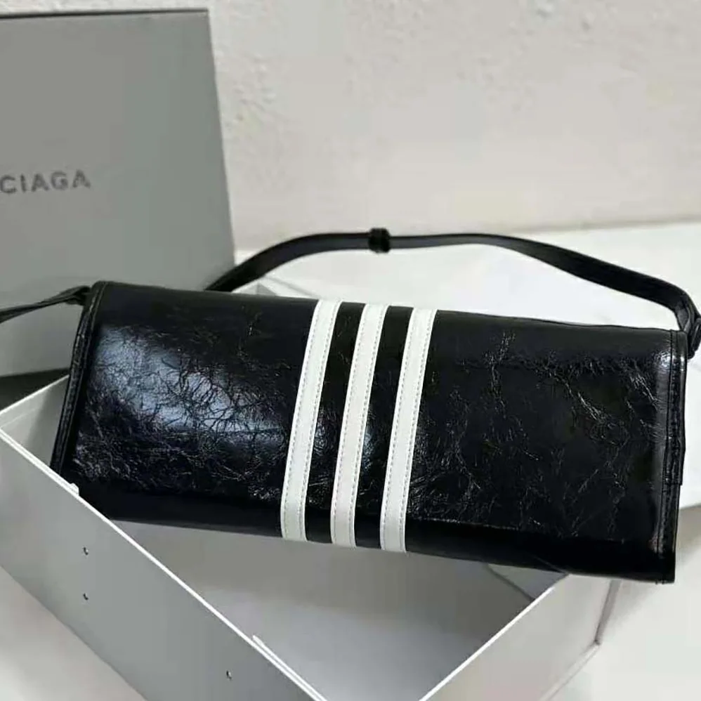 Balenciaga Balenciaga / Adidas Wallet on Strap in Black for Women Balenciaga Balenciaga / Adidas Wallet on Strap in Black for Women