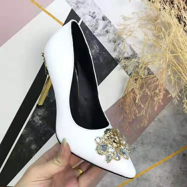 Versace Palazzo Pumps Leather Shoes for Women in White Versace Palazzo Pumps Leather Shoes for Women in White