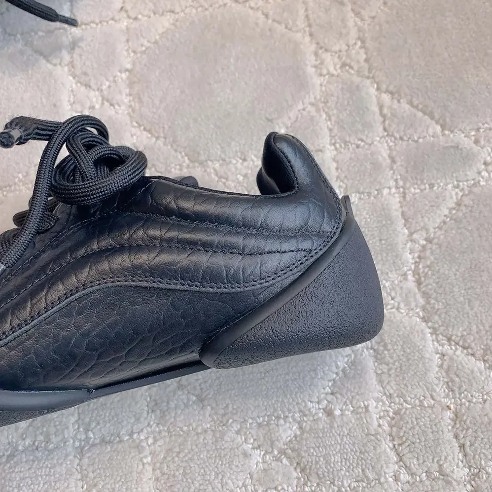 Alexander Mcqueen Flexion Sneaker in Black for Unisex Alexander Mcqueen Flexion Sneaker in Black for Unisex