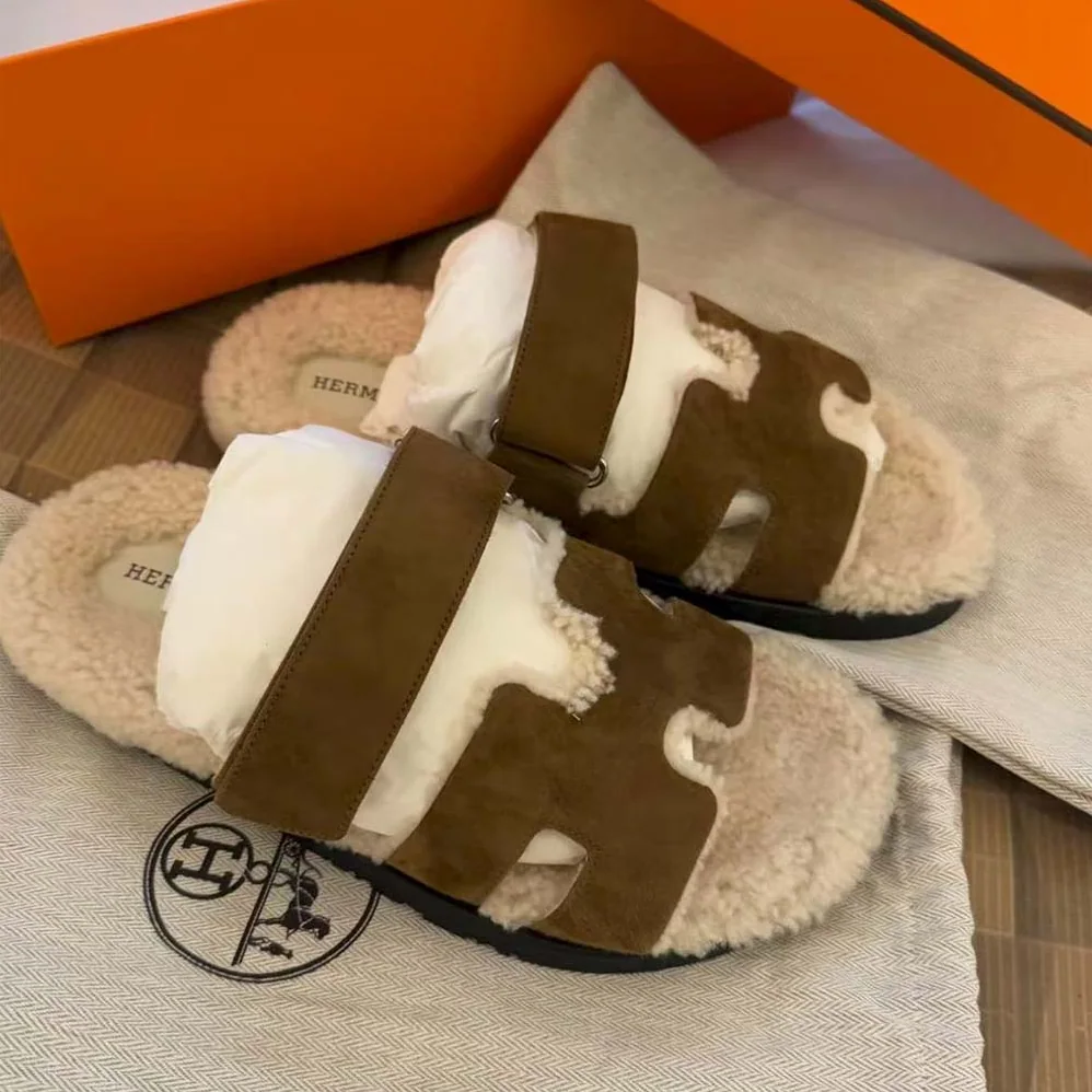 Hermes Chypre Sandal in Calfskin with Shearling Lining for Women Hermes Chypre Sandal in Calfskin with Shearling Lining for Women