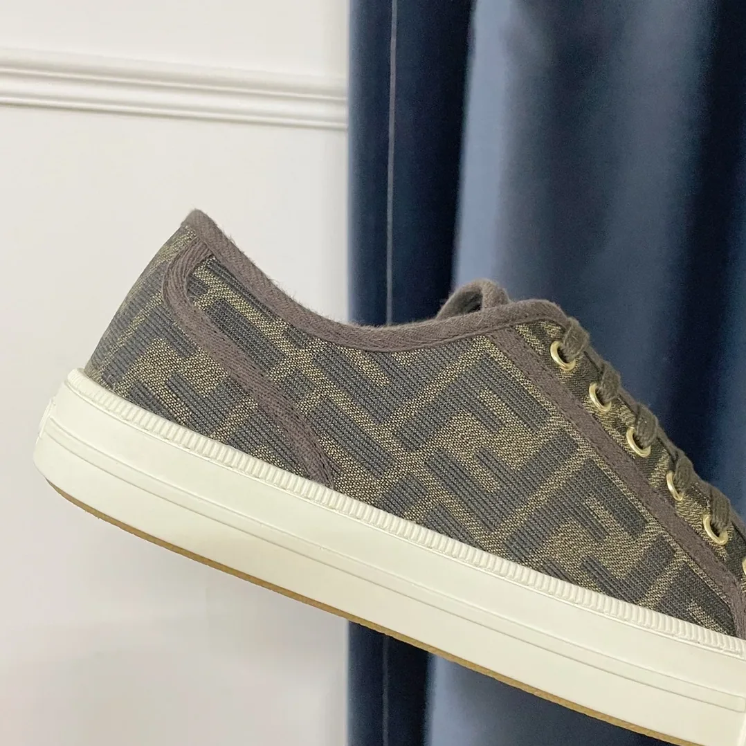 Fendi Domino White FF Fabric Low-Tops 8E8325AJZXF1GQF Fendi Domino White FF Fabric Low-Tops 8E8325AJZXF1GQF