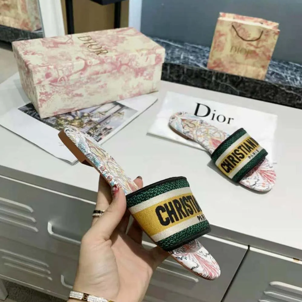 Dior Dway Slide Multicolor Embroidered Cotton for Women in White Dior Dway Slide Multicolor Embroidered Cotton for Women in White