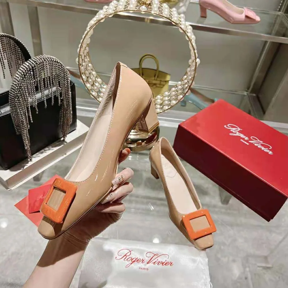 Roger Vivier Patent Leather Belle Vivier Pumps for Women in Orange Roger Vivier Patent Leather Belle Vivier Pumps for Women in Orange