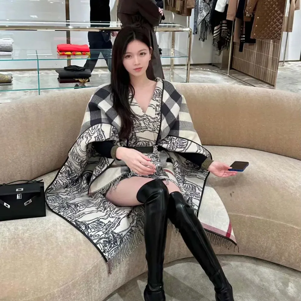 Burberry Reversible EKD Check Wool Cape for Women in White