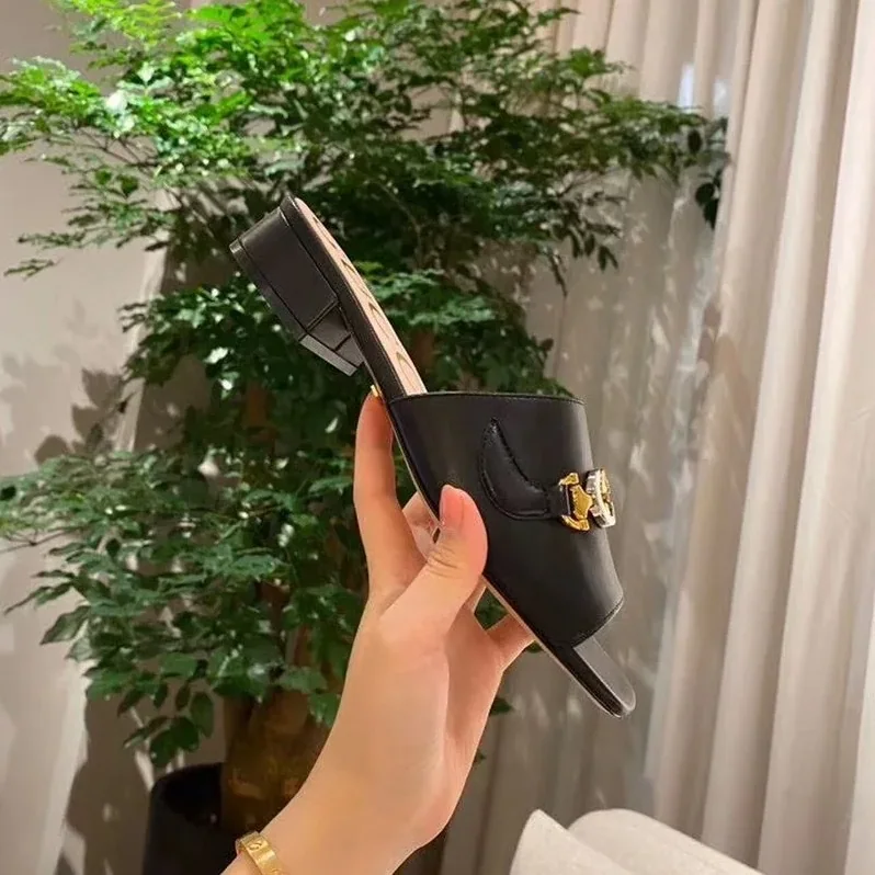 Gucci Zumi Slide Sandals Black
