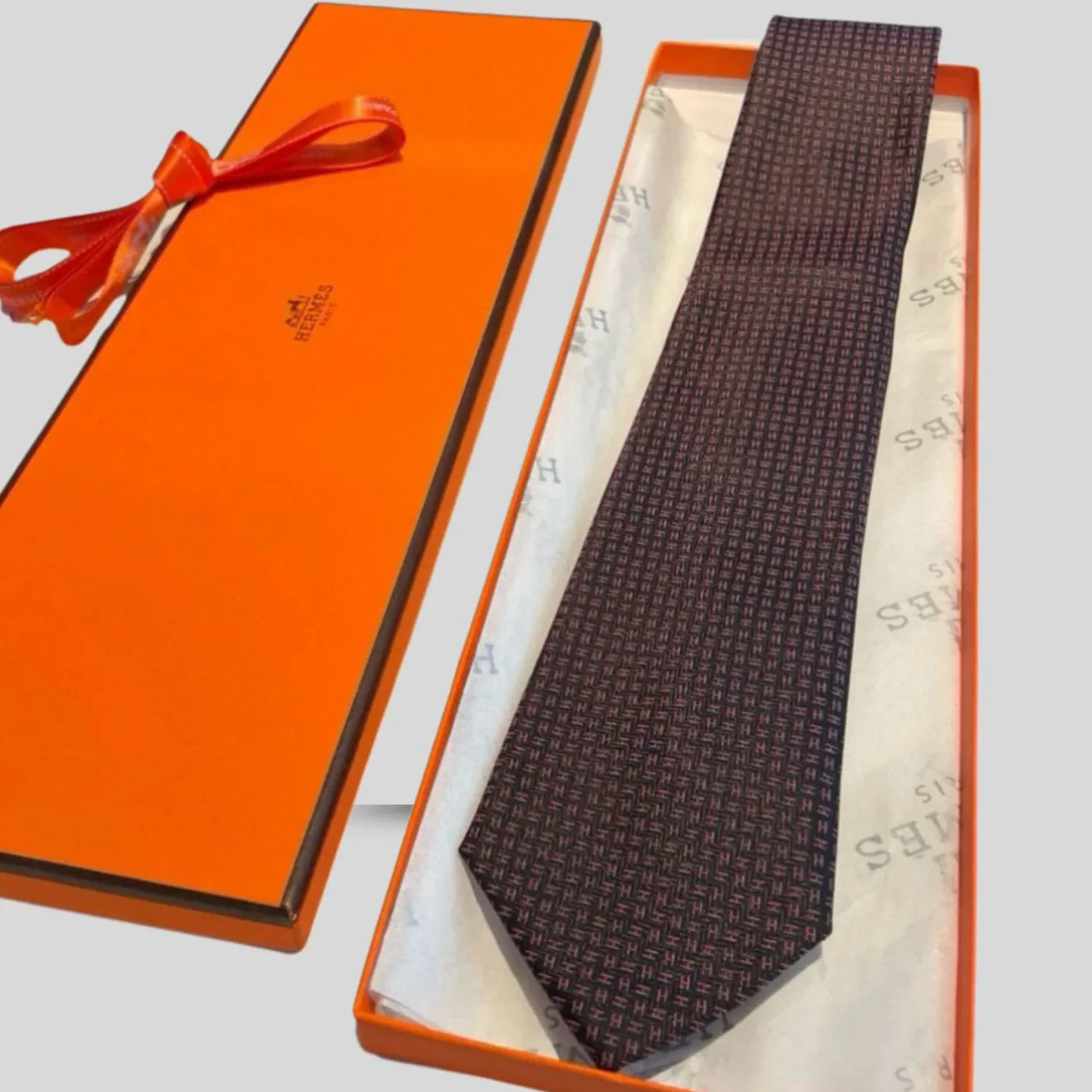 Hermes Elegent Burgundy Silk Tie