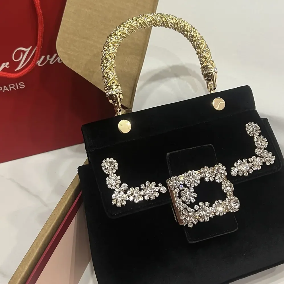 Roger Vivier Cabas Jewel Efflorescence Mini Bag in Velvet for Women in Black Roger Vivier Cabas Jewel Efflorescence Mini Bag in Velvet for Women in Black