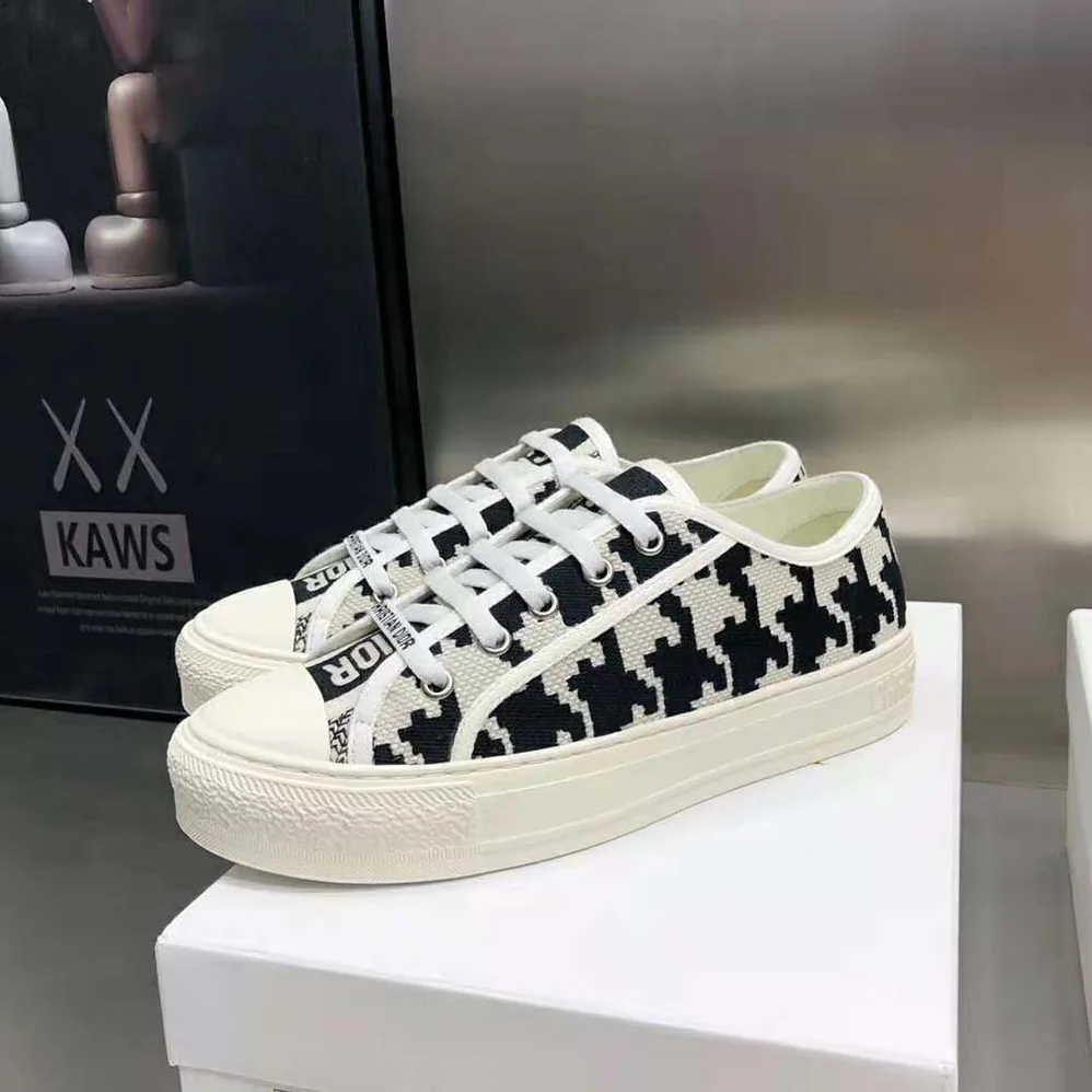 Dior Walk'N'Dior Sneaker Black and White Cotton Embroidery with Macro Houndstooth Motif for Women Dior Walk'N'Dior Sneaker Black and White Cotton Embroidery with Macro Houndstooth Motif for Women