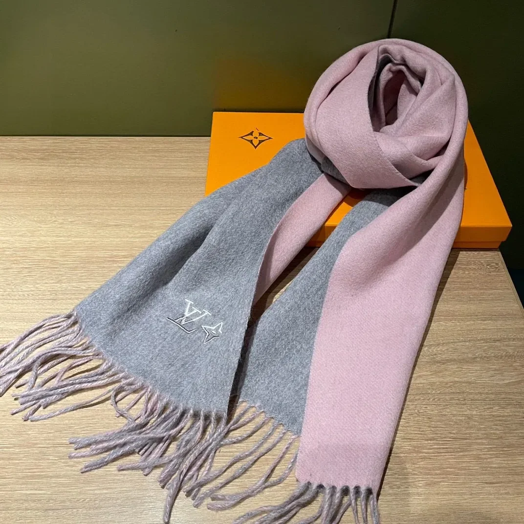 Louis Vuitton The Cashmere Scarf Grey Louis Vuitton The Cashmere Scarf Grey