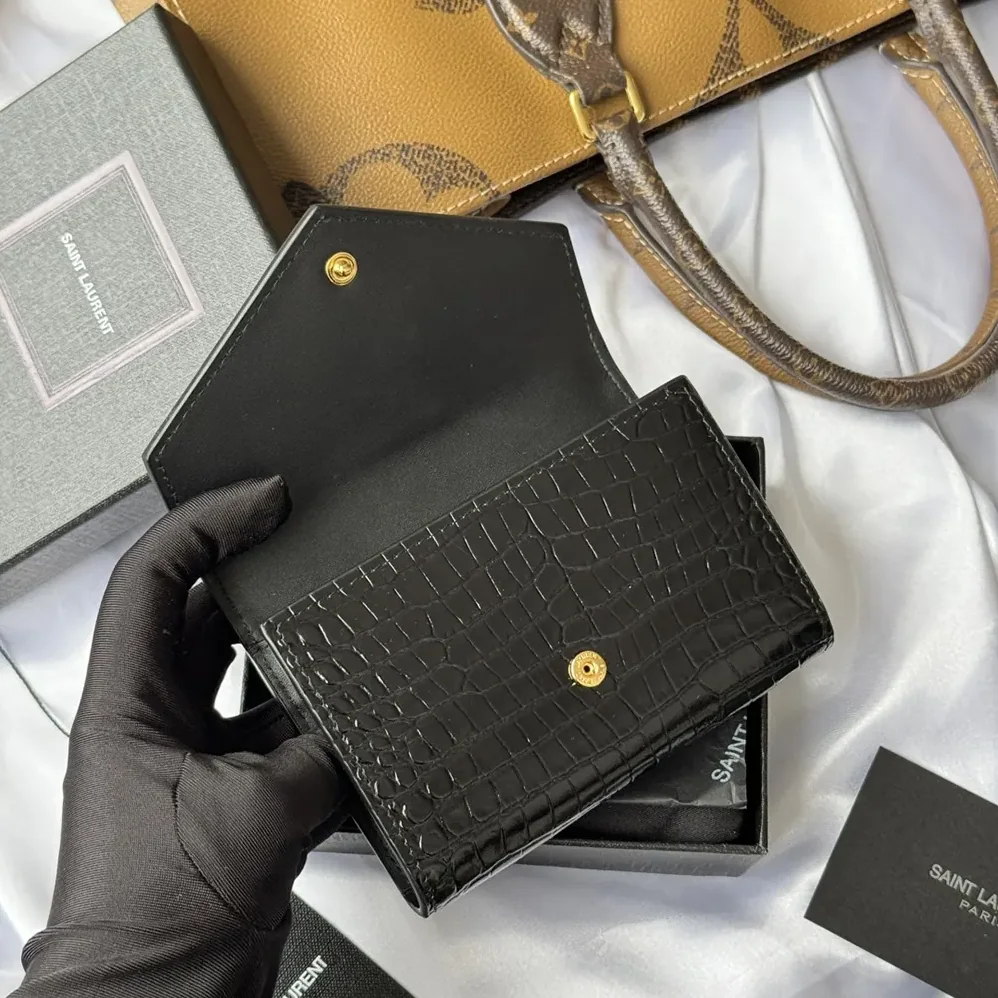 Saint Laurent YSL Uptown Flap Card Case in Crocodile for Women in Embossed Shiny Leather Saint Laurent YSL Uptown Flap Card Case in Crocodile for Women in Embossed Shiny Leather