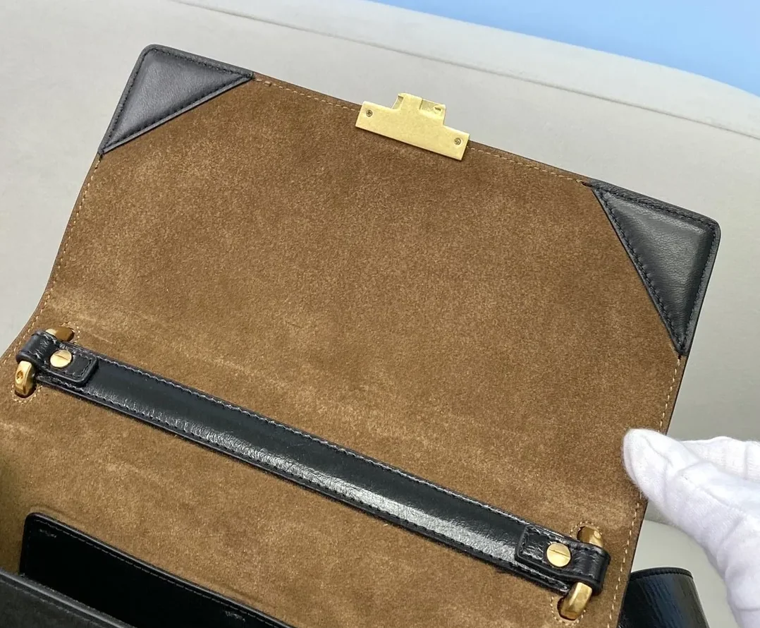 Fendi Kan U Small Black Bag For Woman /