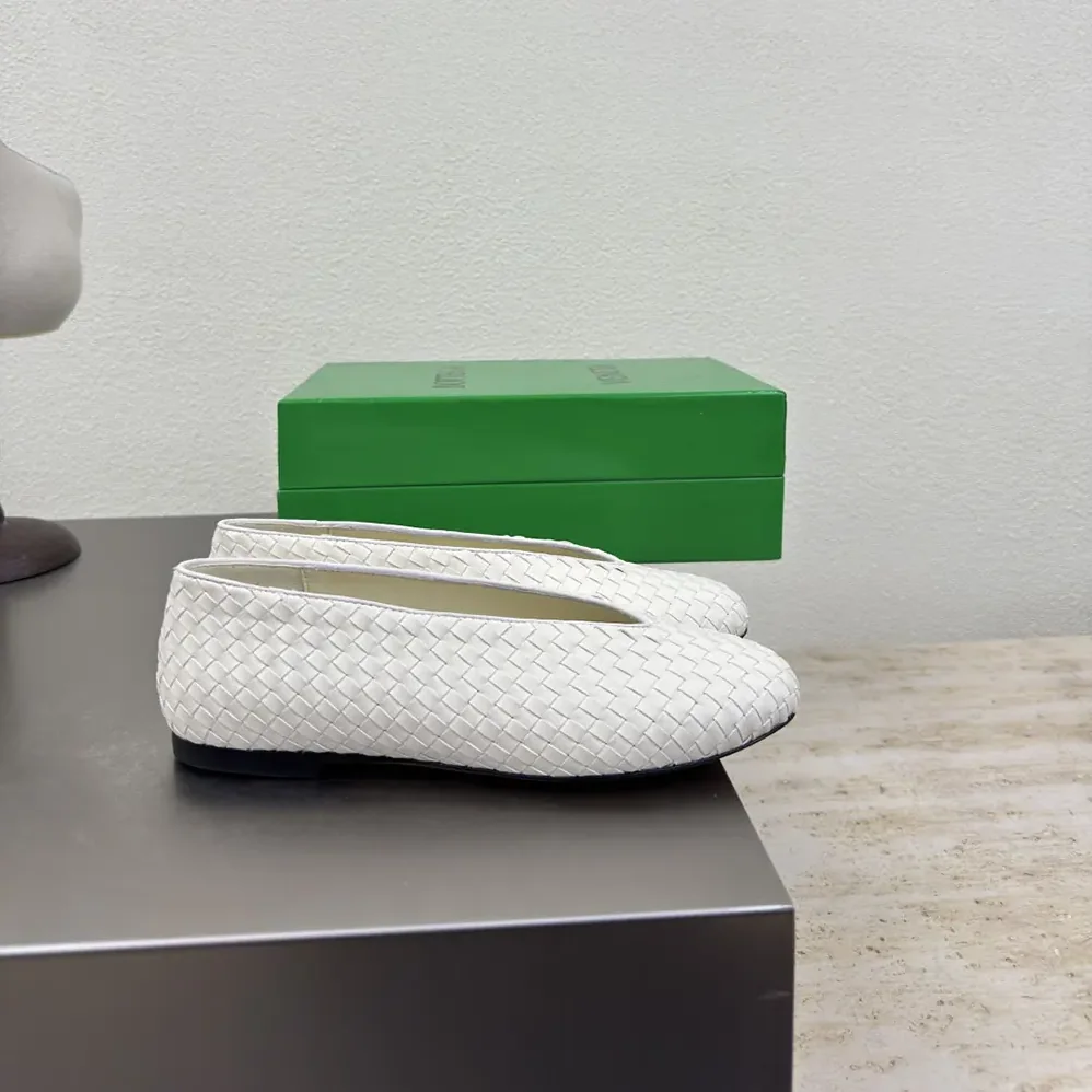 Bottega Veneta Rosa Ballerina for Women in White