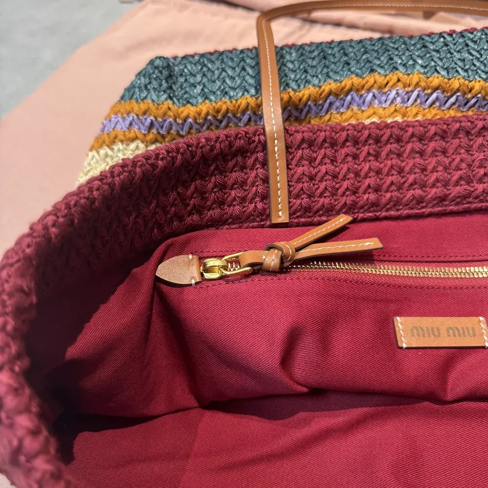 Miu Miu Raffia-effect Woven Tote Bag for Women in Bordeaux