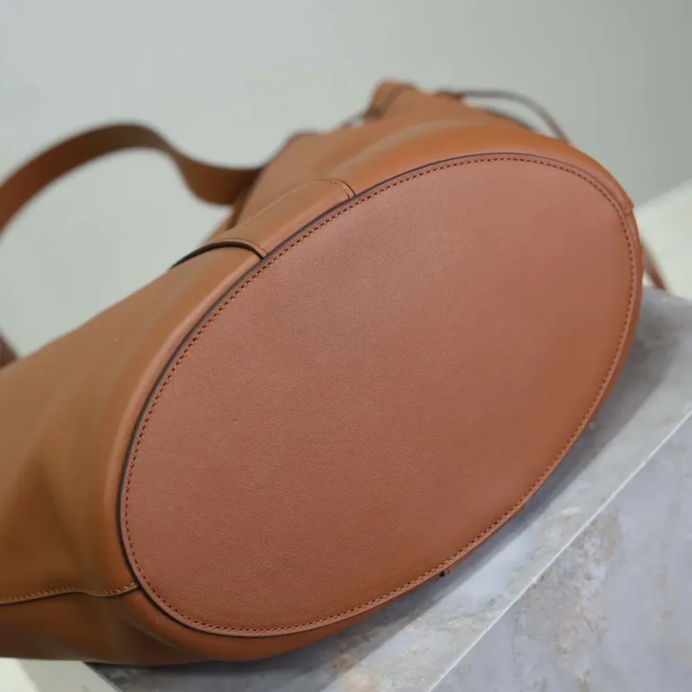 Saint Laurent YSL Y Large Hobo in Leather for Women in Brown