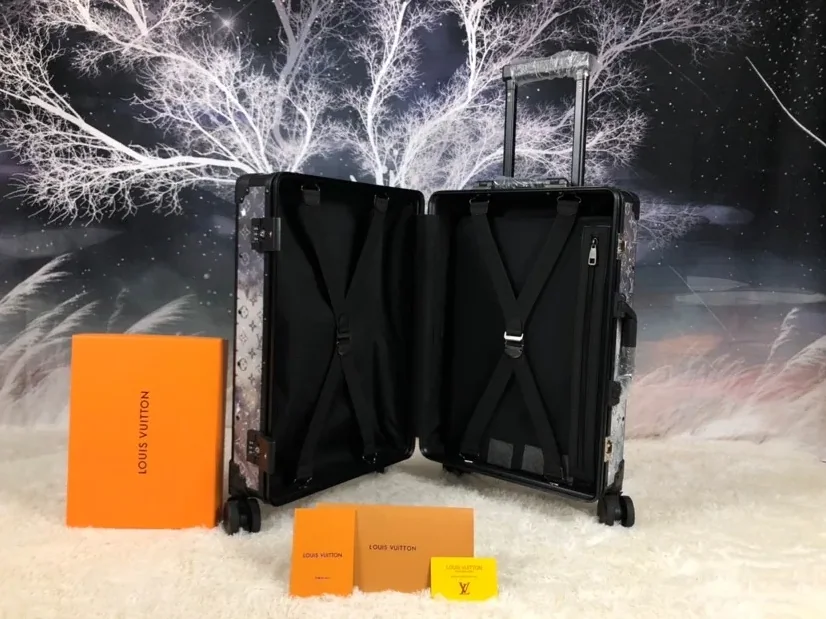 Louis Vuitton Rolling Trunk Grey /
