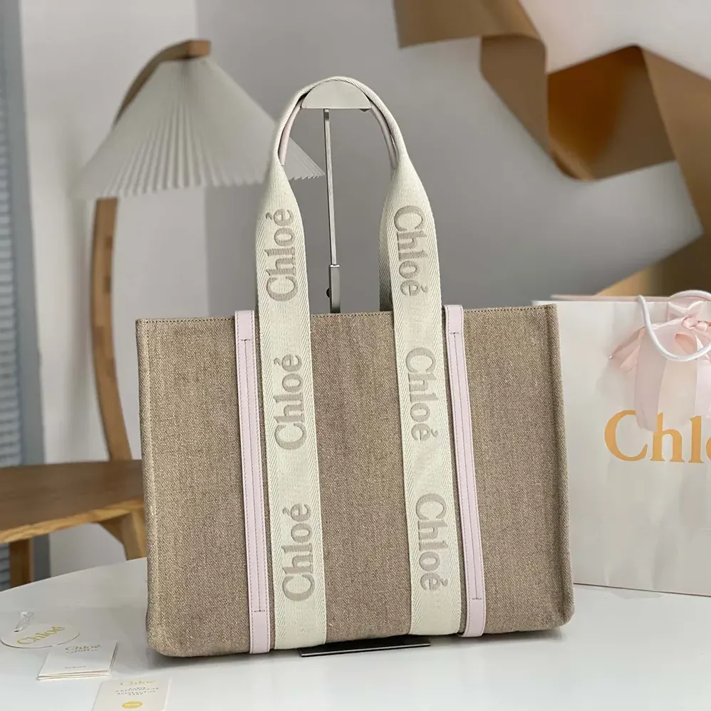 Chloe Woody Tote Bag in Linen for Women in Pink Chloe Woody Tote Bag in Linen for Women in Pink