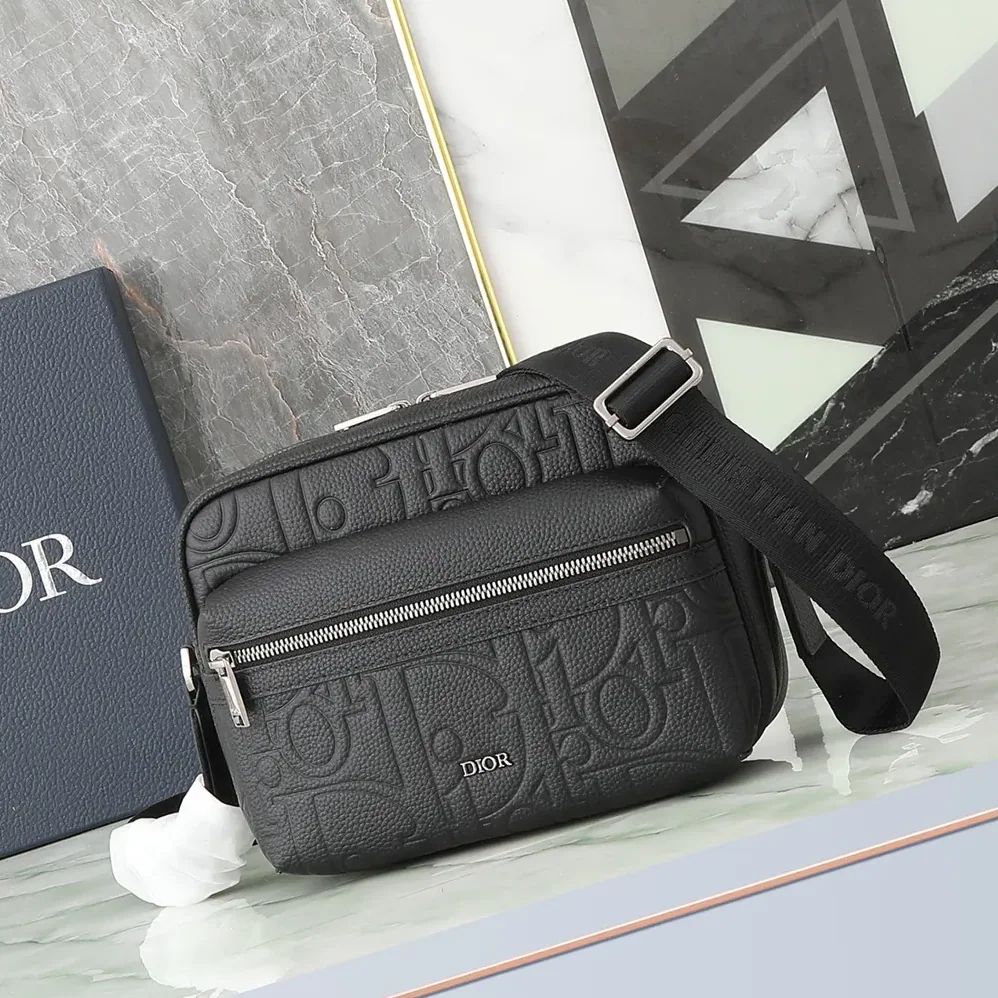 Dior Rider 2.0 Zipped Messenger Bag Black Dior Gravity Leather and Black Grained Calfskin for Men Dior Rider 2.0 Zipped Messenger Bag Black Dior Gravity Leather and Black Grained Calfskin for Men