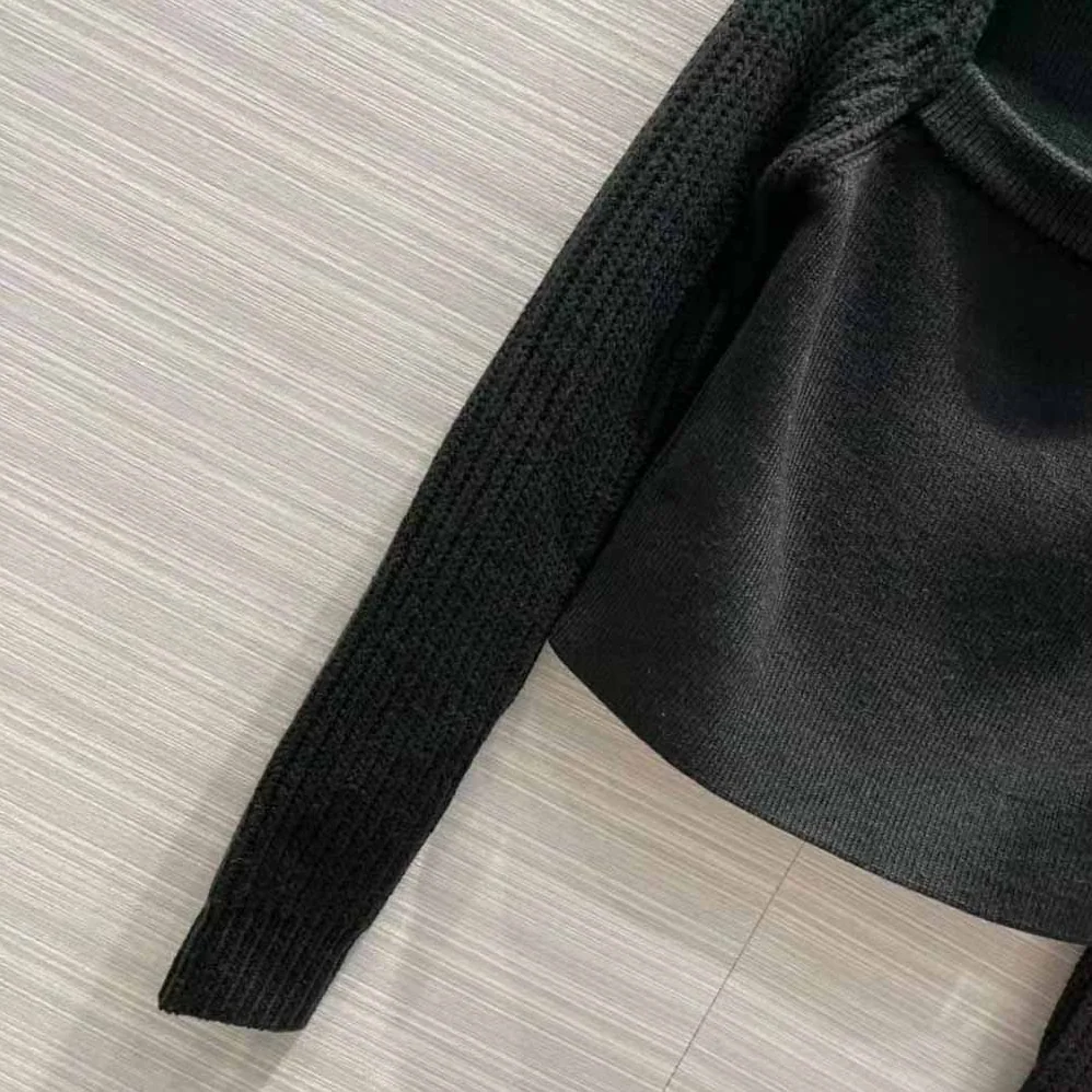 Loewe Cut Out Cropped Sweater in Wool for Women in Black Loewe Cut Out Cropped Sweater in Wool for Women in Black
