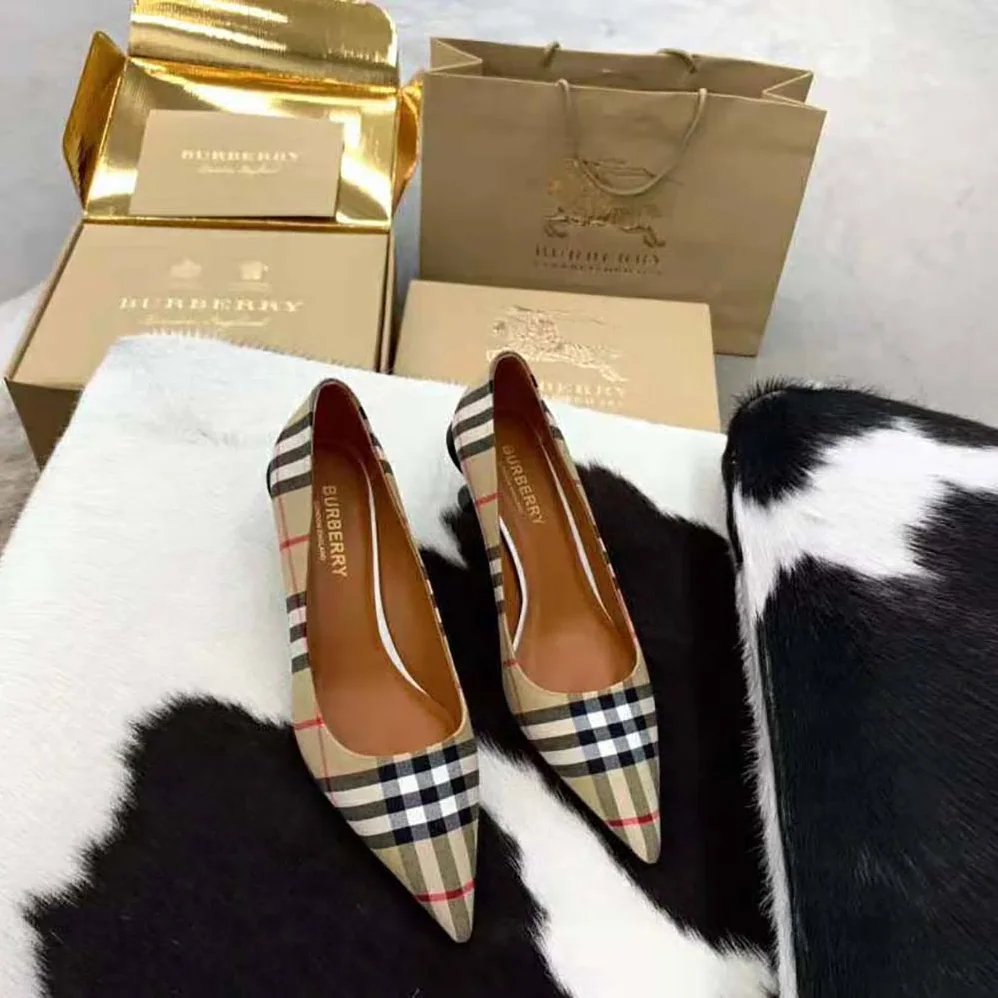 Burberry Vintage Check Cotton Pumps for Women in Brown Burberry Vintage Check Cotton Pumps for Women in Brown