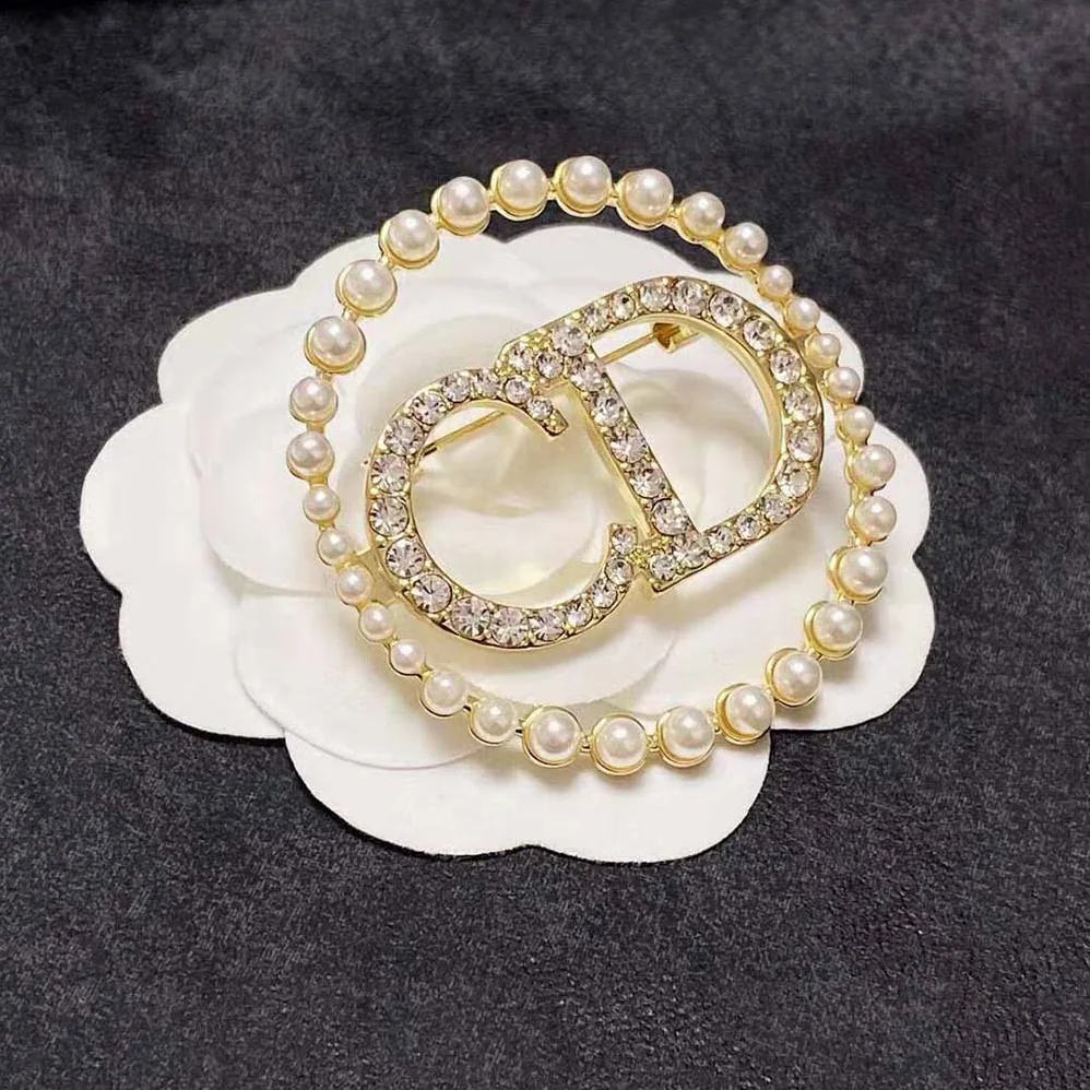 Dior Clair D Lune Brooch Gold for Women in Finish Metal Dior Clair D Lune Brooch Gold for Women in Finish Metal