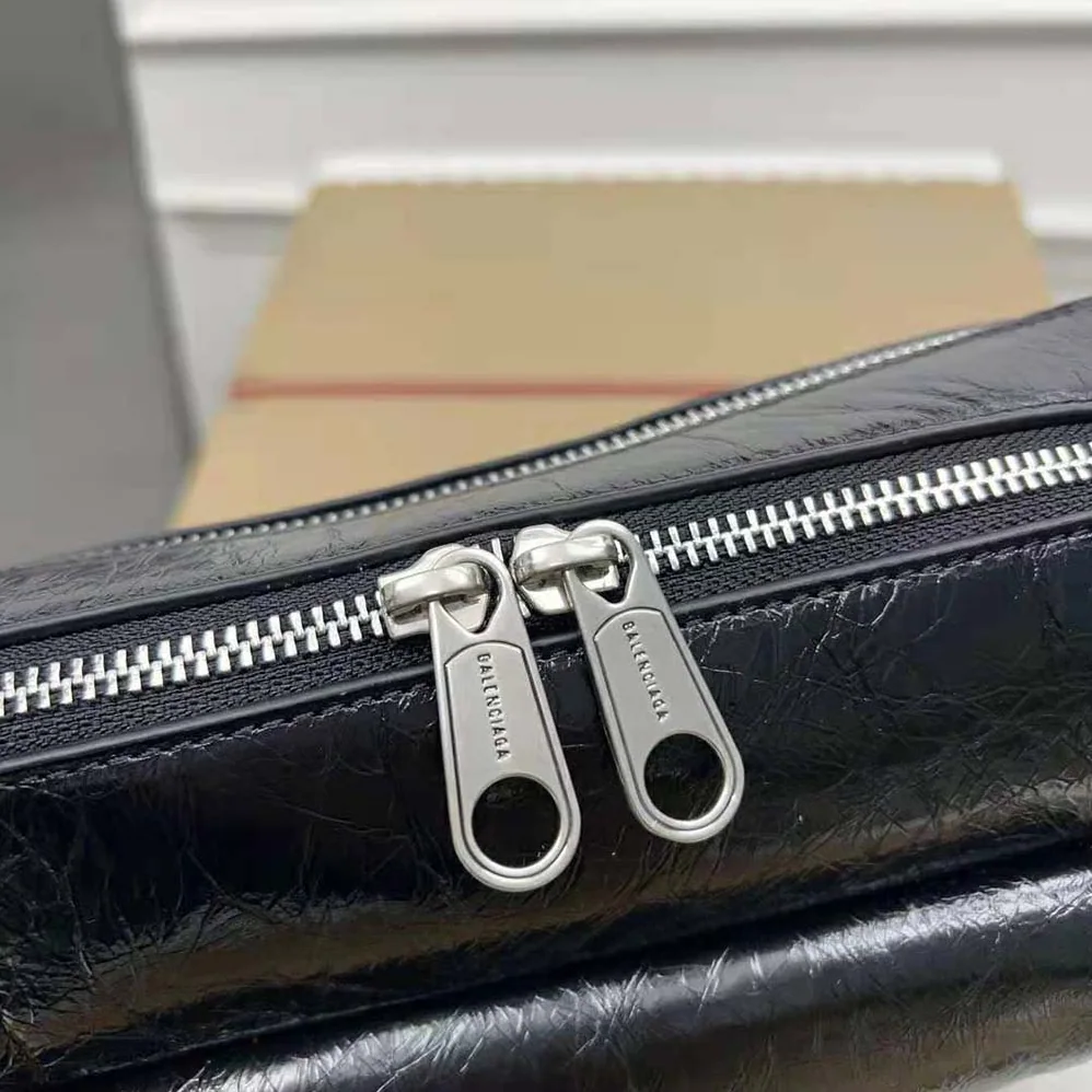 Balenciaga Raver Medium Bag With Handle in Black for Women Balenciaga Raver Medium Bag With Handle in Black for Women