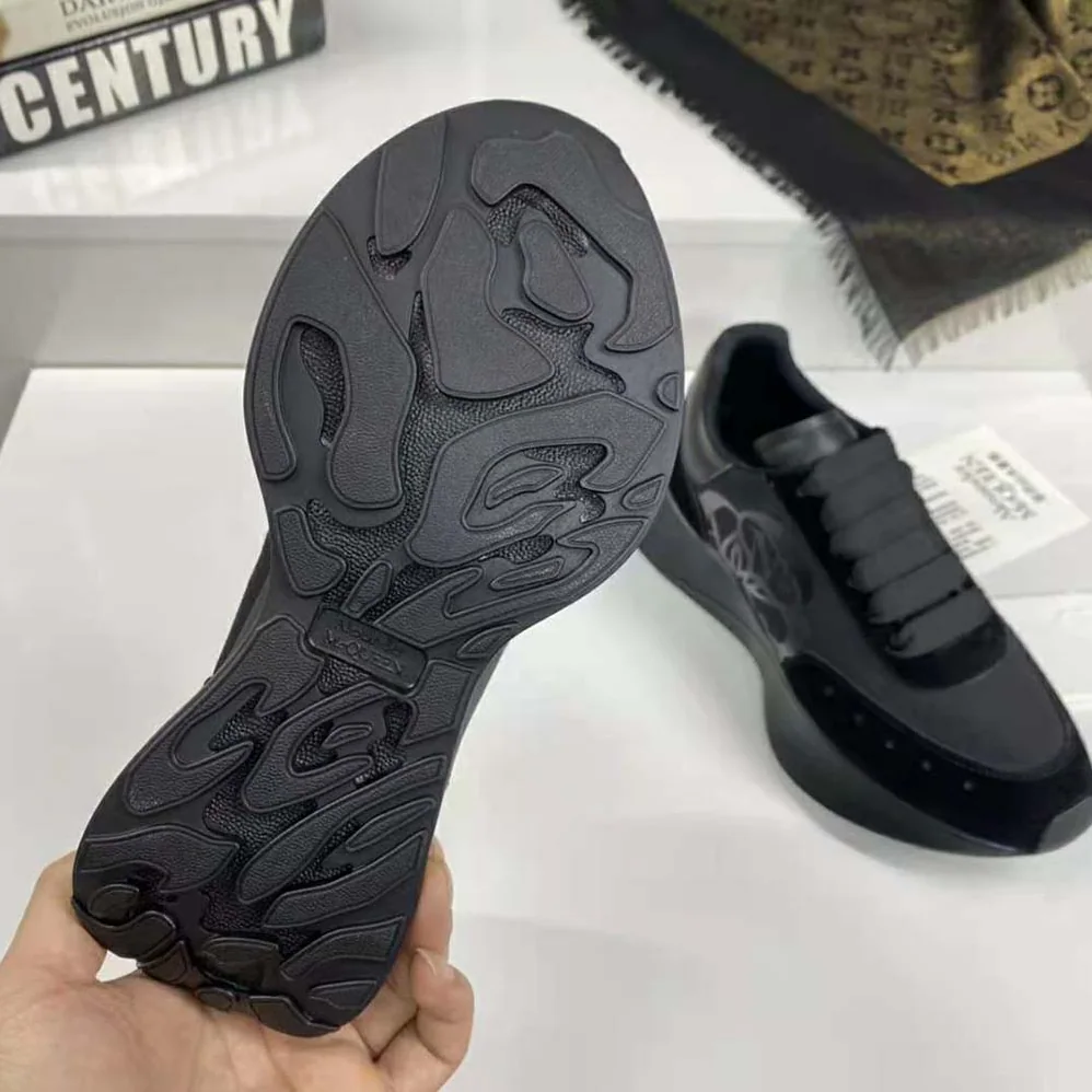 Alexander Mcqueen Sprint Runner in Calf Leather for Unisex in Black