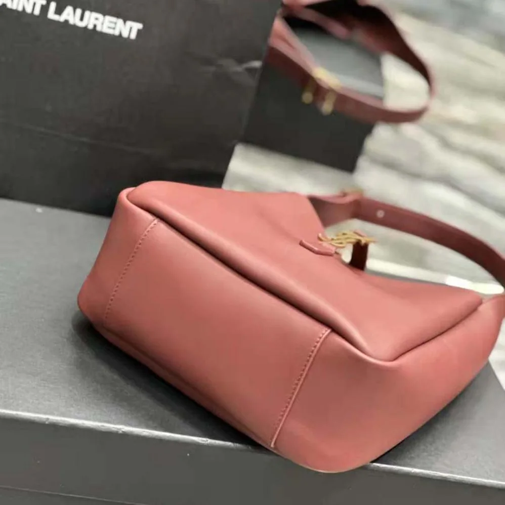 Saint Laurent YSL Le 5 à 7 Soft Small in Smooth Leather for Women in Maroon