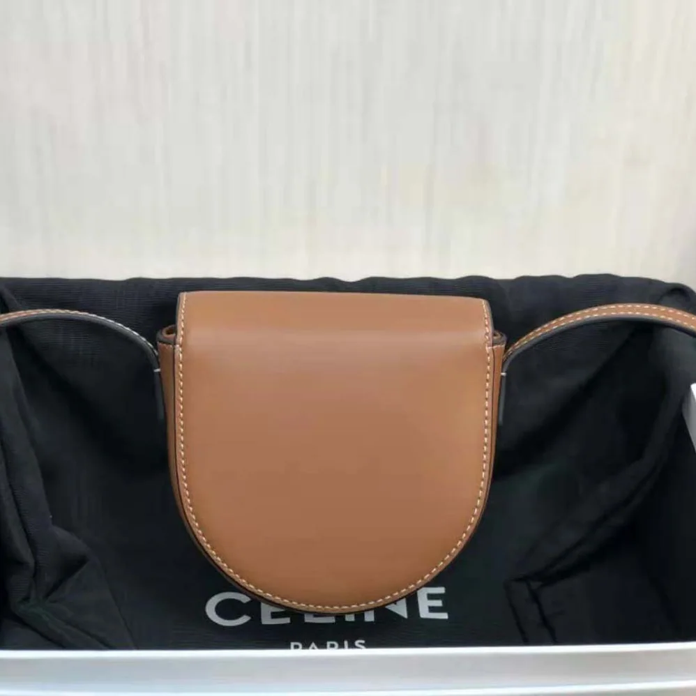 Celine Mini Besace Cuir Triomphe in Smooth Calfskin for Women in Brown Celine Mini Besace Cuir Triomphe in Smooth Calfskin for Women in Brown