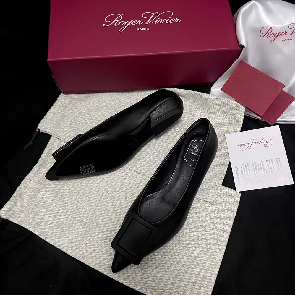 Roger Vivier Viv In The City Ballerinas In Leather Black for Women Roger Vivier Viv In The City Ballerinas In Leather Black for Women