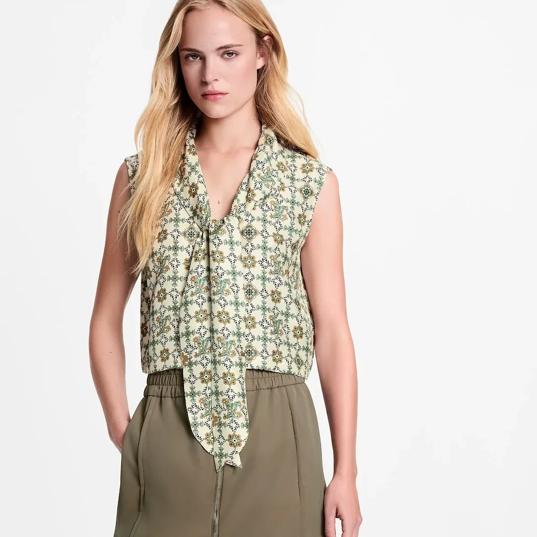 Louis Vuitton Cropped Nouveau Lavalliere Blouse Green in Beige