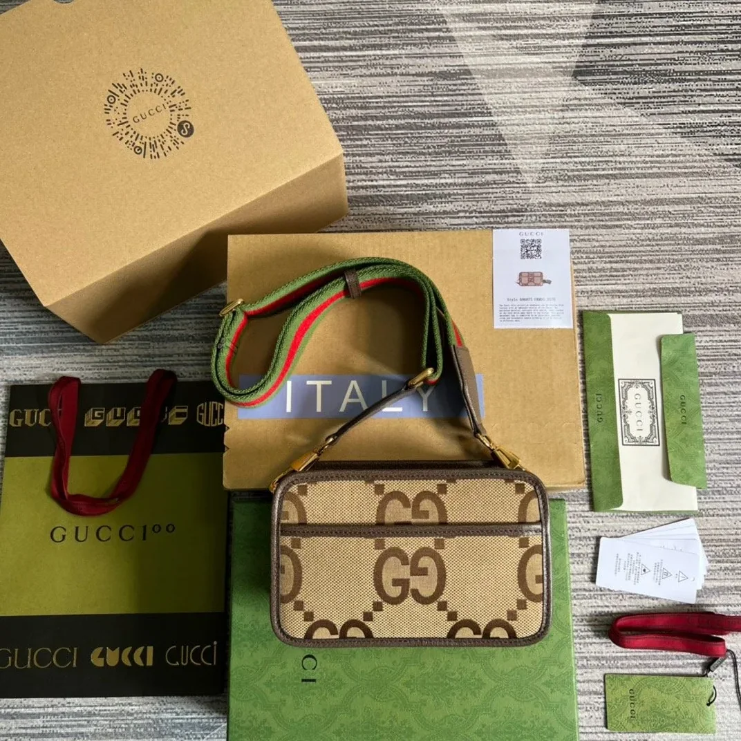 Gucci Jumbo GG Mini Bag Camel And Ebony Jumbo GG Canvas / Gucci Jumbo GG Mini Bag Camel And Ebony Jumbo GG Canvas /
