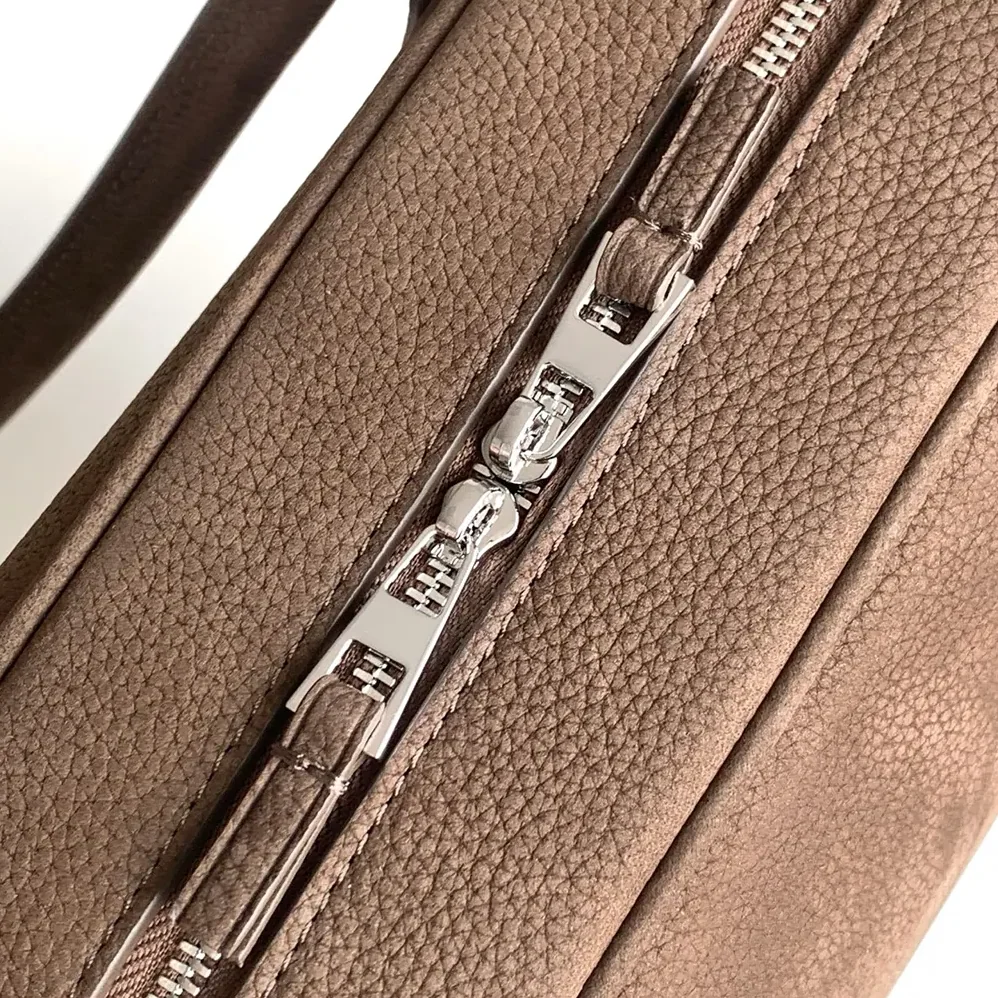 Loewe Amazona 31 Cropped Bag in Grained Nubuck for Unisex Loewe Amazona 31 Cropped Bag in Grained Nubuck for Unisex