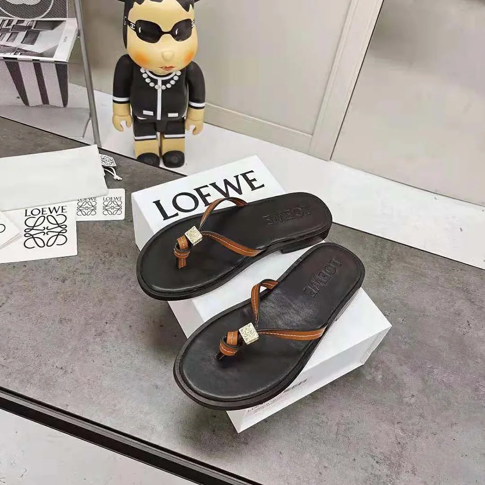 Loewe Dice Flip Flop in Calfskin for Women in Black Loewe Dice Flip Flop in Calfskin for Women in Black