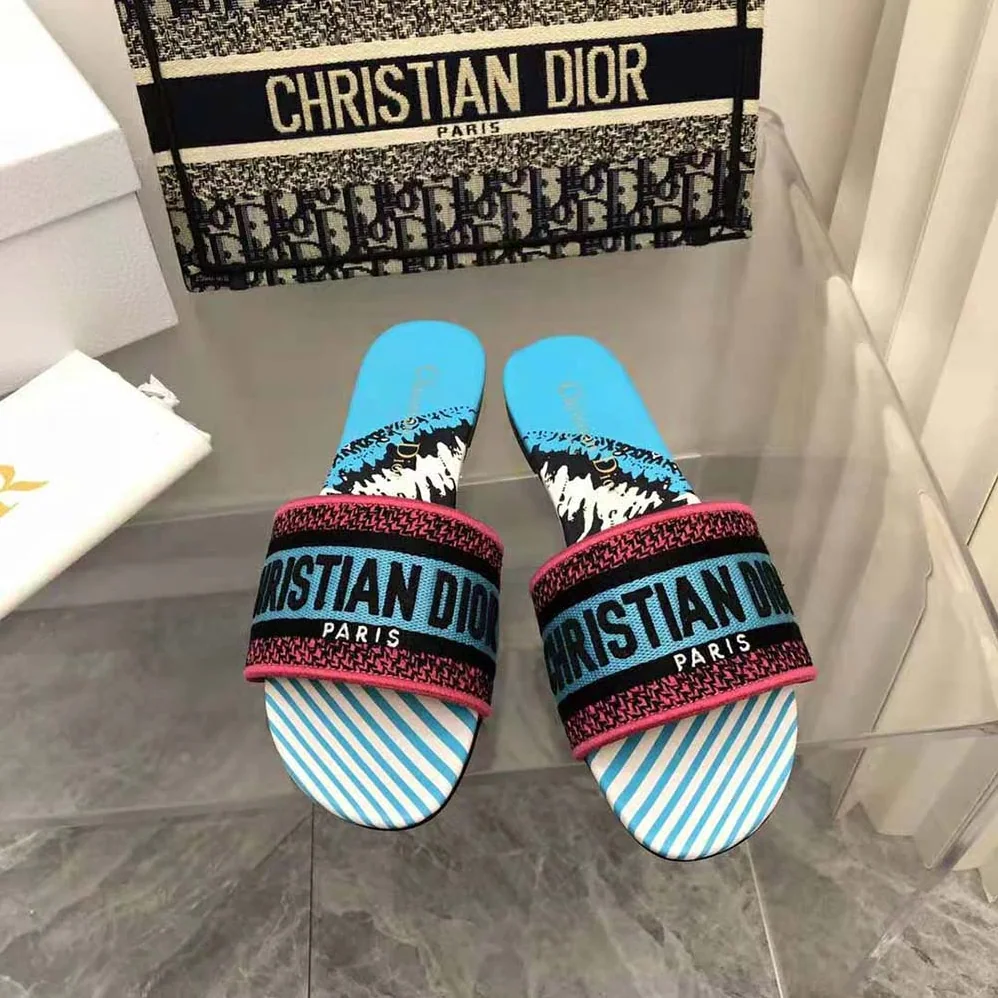 Dior Dway Slide Blue Multicolor D for Women in Jungle Pop Embroidered Cotton Dior Dway Slide Blue Multicolor D for Women in Jungle Pop Embroidered Cotton