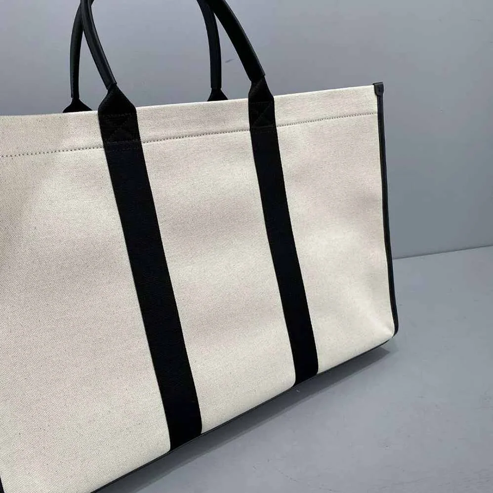Balenciaga Hardware Large Tote Bag for Women in White Balenciaga Hardware Large Tote Bag for Women in White