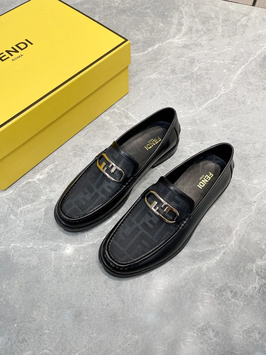 Fendi FD OLock Loafers Black